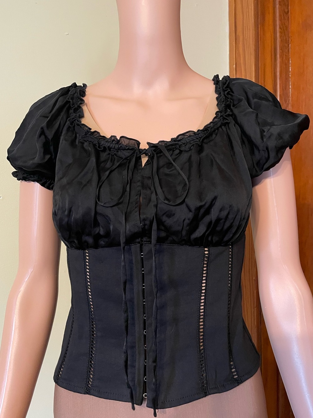 bebe Black Corset-Style Peasant Top